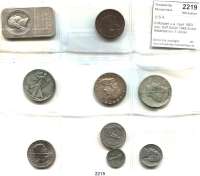 AUSLÄNDISCHE MÜNZEN,U S A L O T S     L O T S     L O T S 9 Münzen u.a. Cent 1853(ss); Half Dollar 1942 S und Silberbarren (1 Unze) 